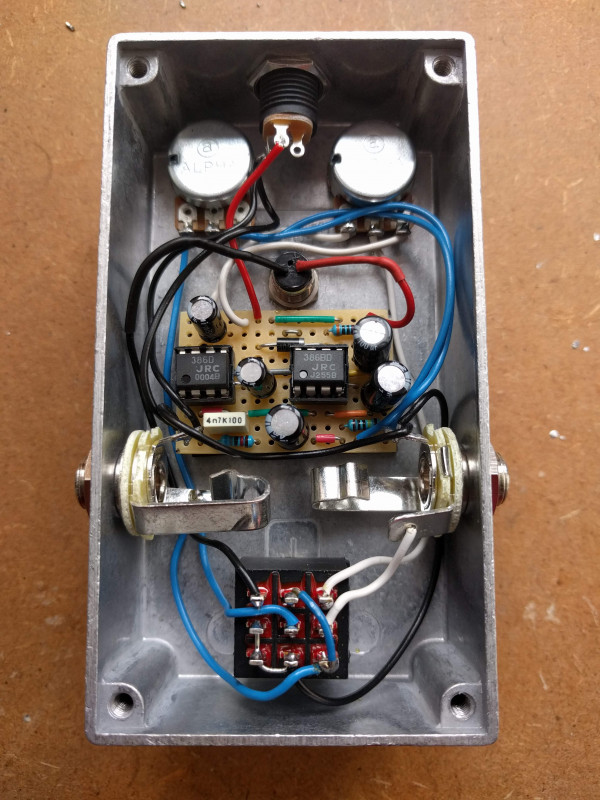 earthquaker_devices_acapulco_gold.jpg