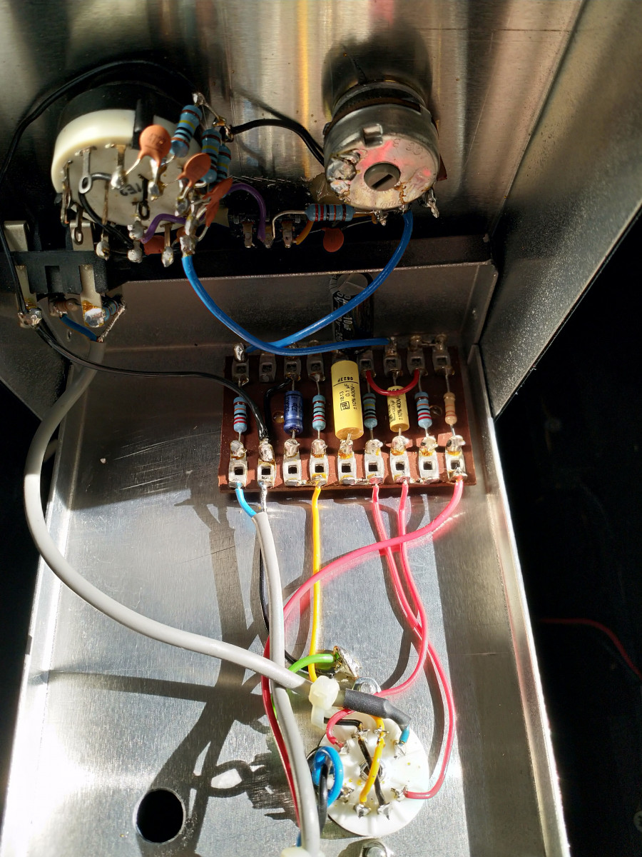 vox_ac30_extra_preamp_gutshot.jpg